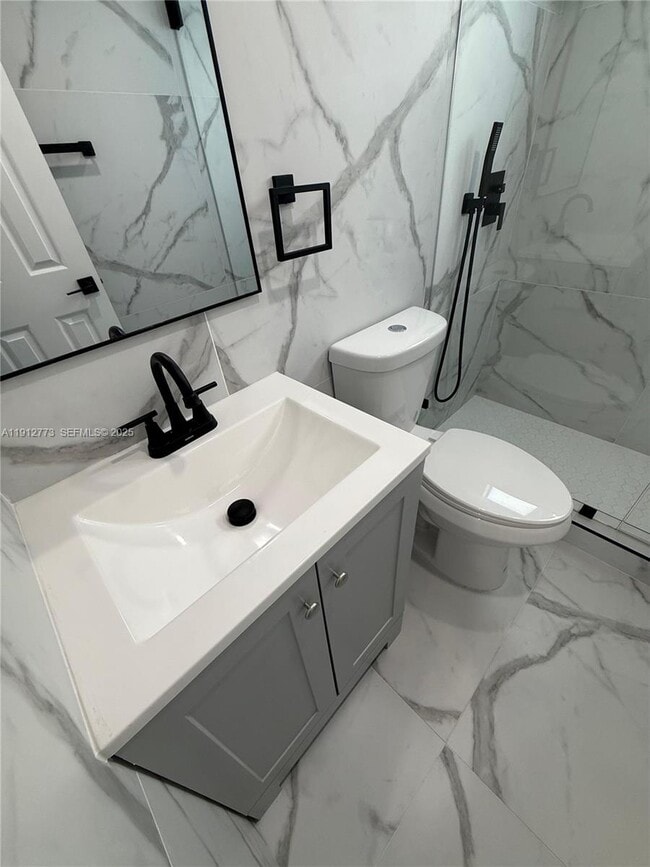 Building Photo - 1936 Normandy Dr