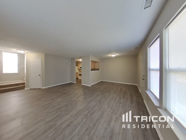 Building Photo - 5968 Porchester Pl