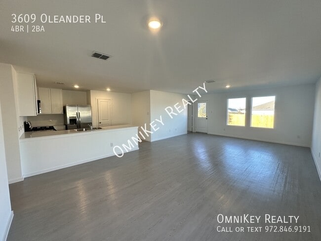 Building Photo - 3609 Oleander Pl