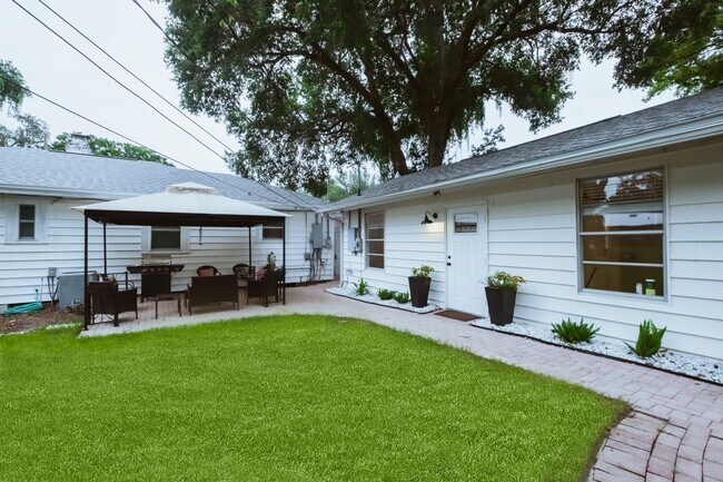Patio trasero - 2328 Princeton Ct