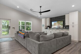 Building Photo - 10358 W Hein Trl