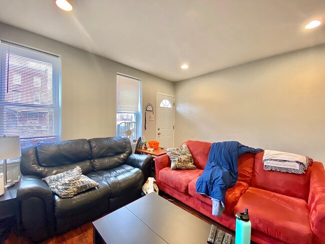 Foto del edificio - Upenn & Drexel! A spacious 4 bed/2 bath ho...