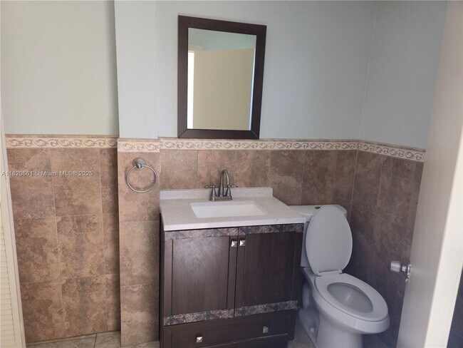 Foto del edificio - 3872 NW 76th Ave