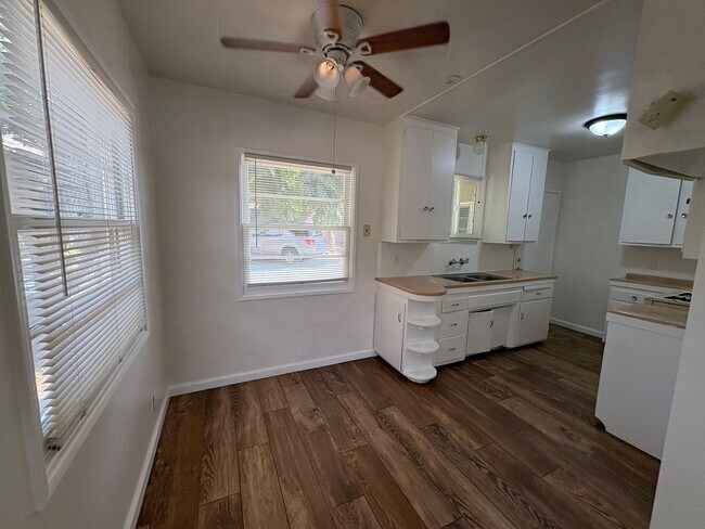Foto del edificio - 441-443 W. McKinley Ave
