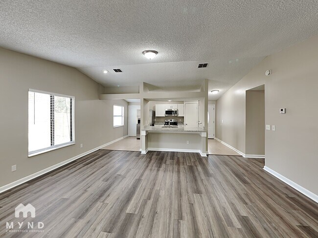 Foto del edificio - 1348 Bear Run Blvd