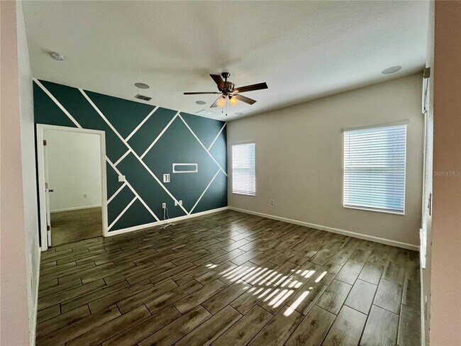 Foto del edificio - 421 Disa Dr