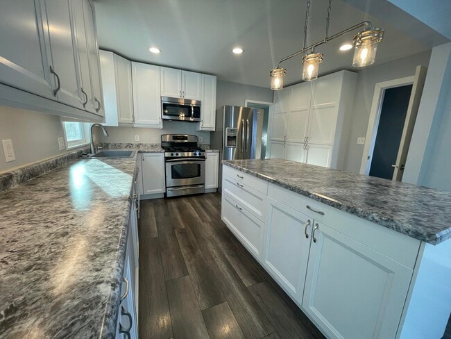 Foto del edificio - 8380 Huron River Dr