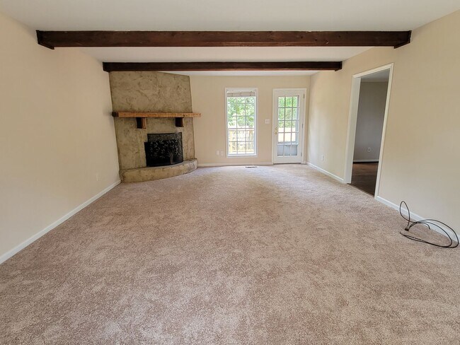 Foto del edificio - 3543 Mill Springs Rd
