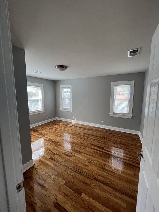 Foto del edificio - 3453 N Narragansett Ave