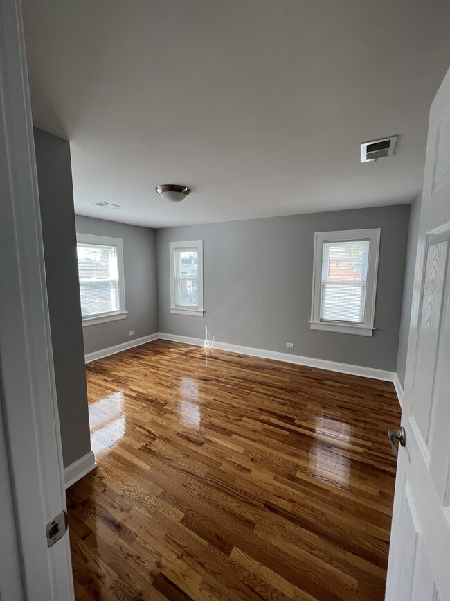 Building Photo - 3453 N Narragansett Ave