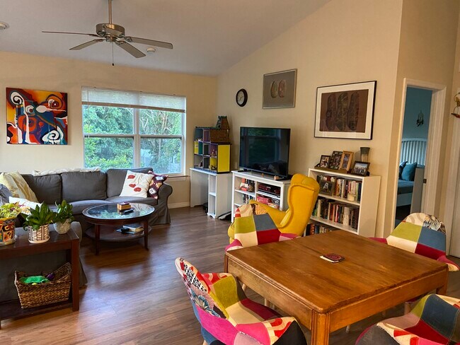 Foto del edificio - 1702 Haven Dr