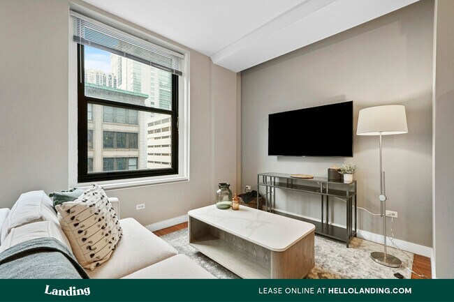 Foto del edificio - 63 E Lake St