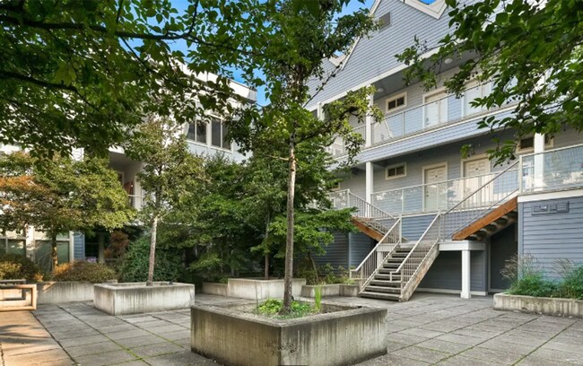 Foto del edificio - Centrally Located Condo