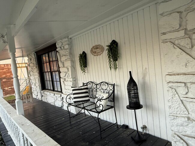 Foto del edificio - 1408 N Juniper Ave