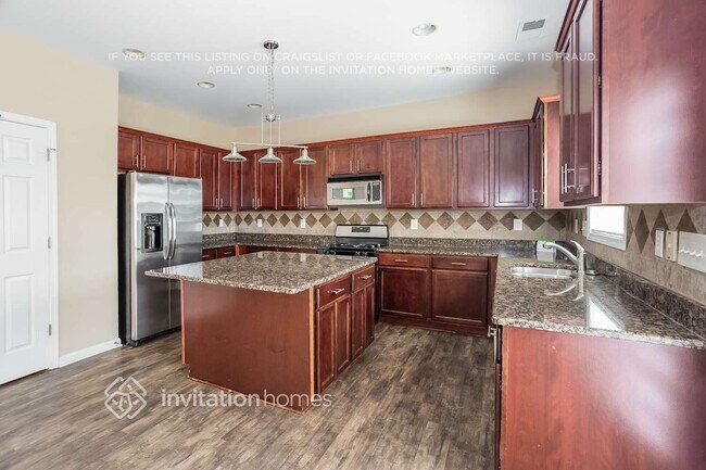 Foto del edificio - 5817 Lindley Crescent Dr