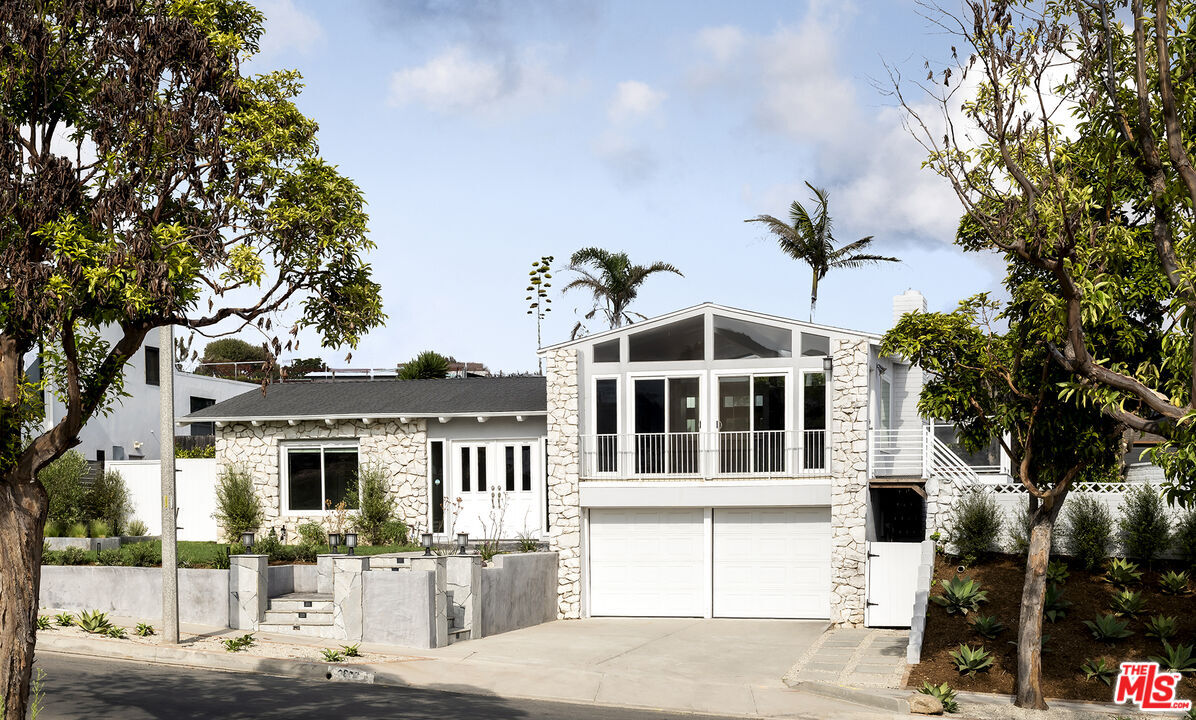 Primary Photo - 3818 Seahorn Dr