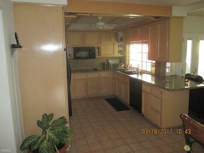 Foto del edificio - 7441 Brian Ln