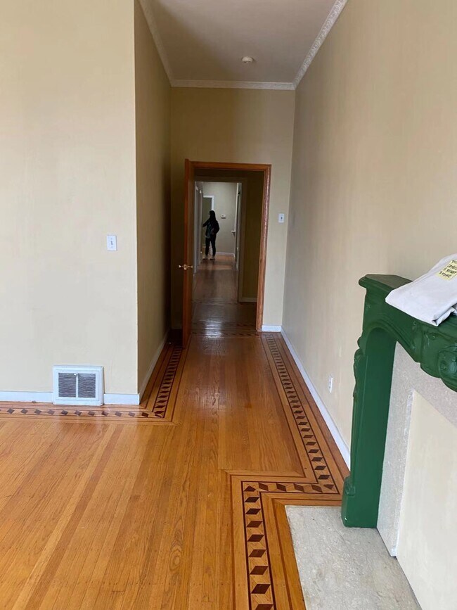Building Photo - 648 Taraval St