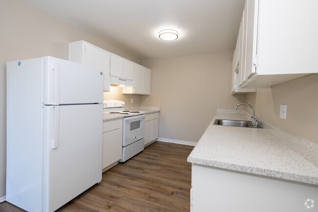 Interior Photo - Cambridge Park