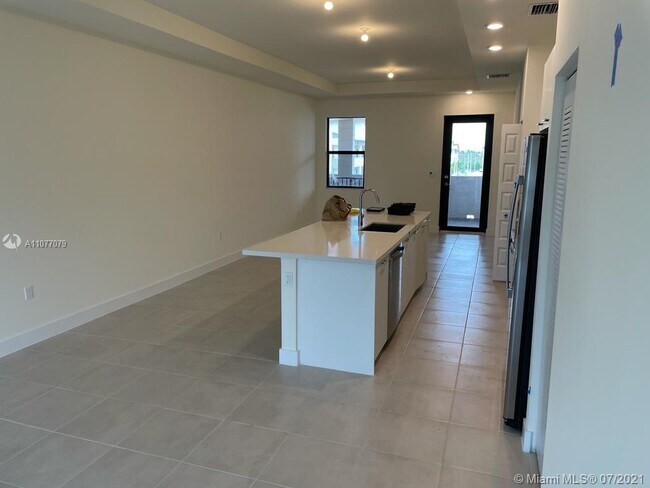 Foto del edificio - 7905 NW 104th Ave