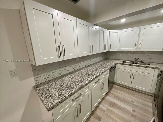 Foto del edificio - 5838 SW 74th Terrace
