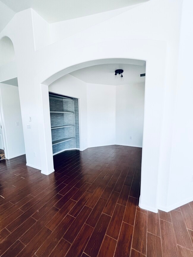 Den - 5777 W Cortaro Crossing Dr