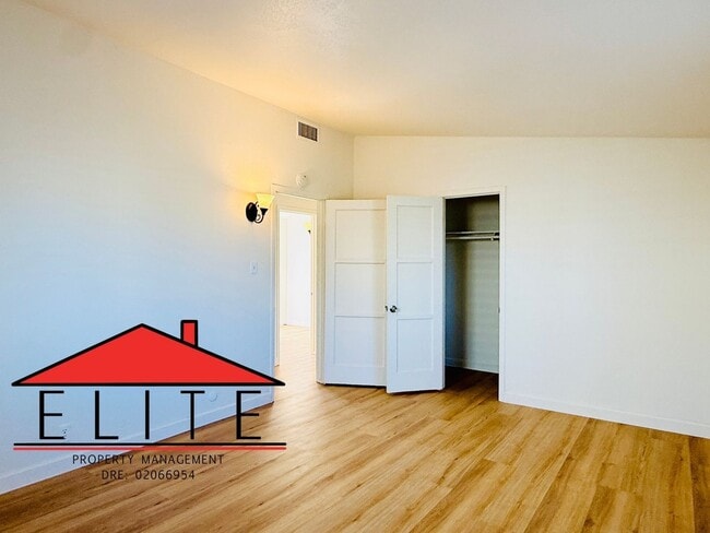 Building Photo - 332 N Alvord St