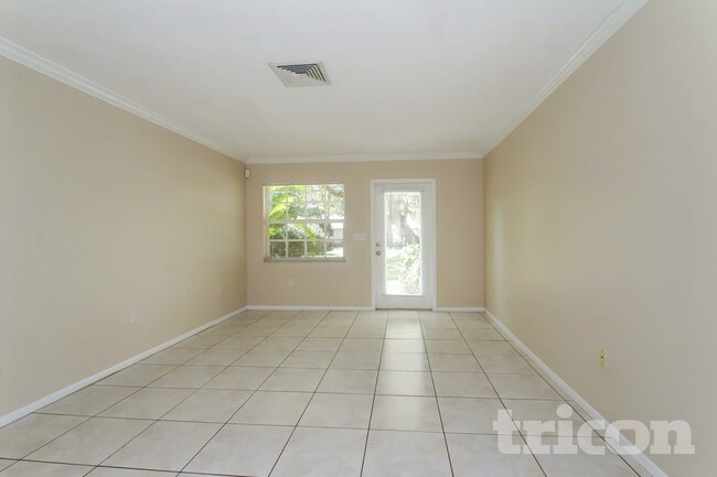 Building Photo - 8105 Longbay Blvd