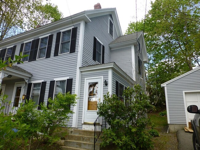 Building Photo - 32 Mill St