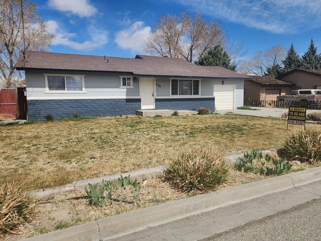 Building Photo - Home For Rent in Yerington