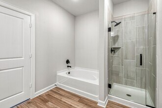 Building Photo - 15765 Bayberry Trce Dr