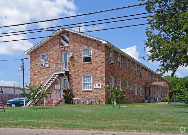 Building Photo - 715 Tank Battalion Ave