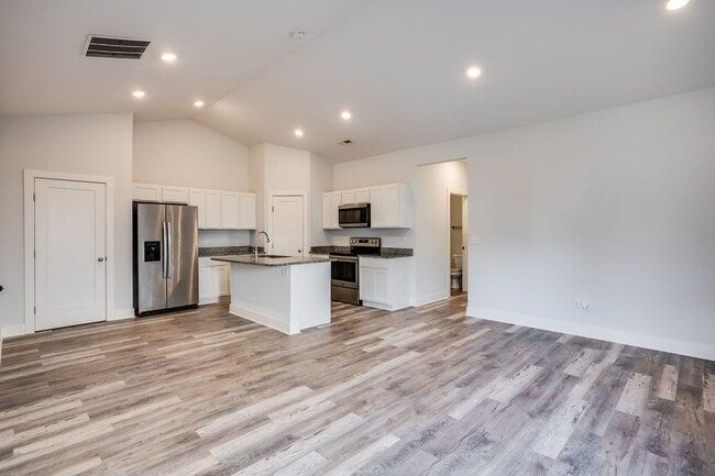 Building Photo - Frolli Villas Alex Plan