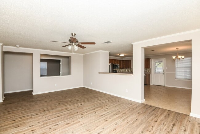 Building Photo - 1333 Fox Glenn