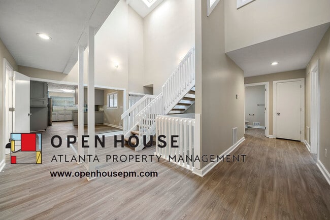 Building Photo - 1285 Laurel Cliff Dr SE, Smyrna