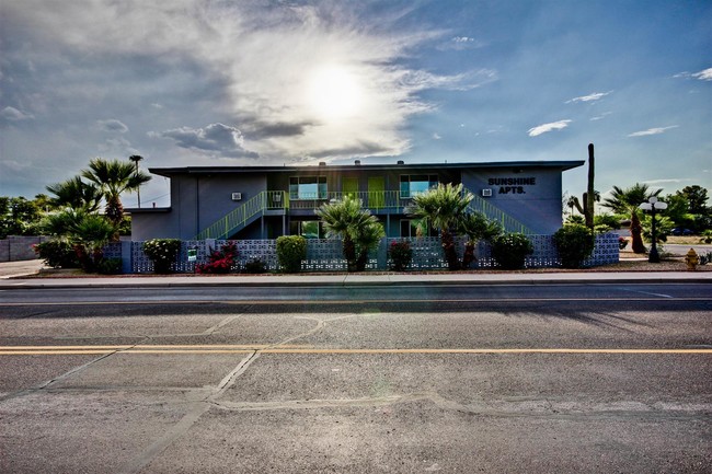 Building Photo - Sunshine Apartments