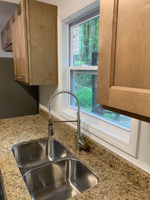 Foto del edificio - 124 Wild Primrose Ln