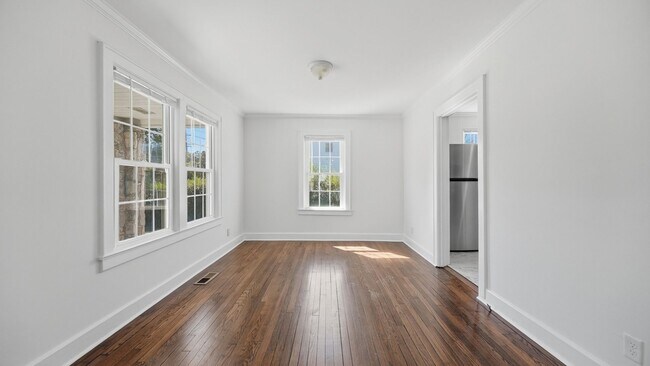 Foto del edificio - 3 bedroom White Oak home available NOW!