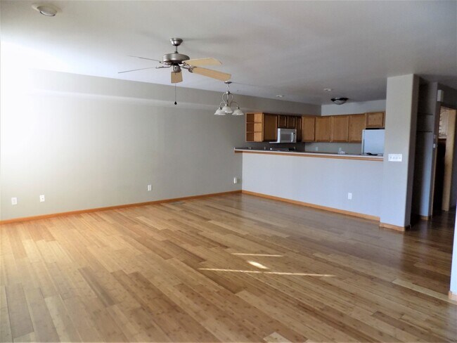 Foto del edificio - Large 3bedroom/2.5 bath Iowa City Townhouse