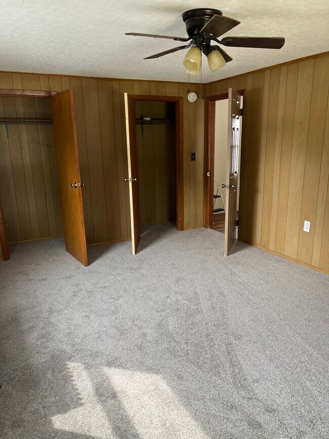 Bedroom front view - 43 Sussex St