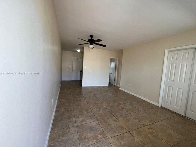 Foto del edificio - 1265 NE 136th Terrace