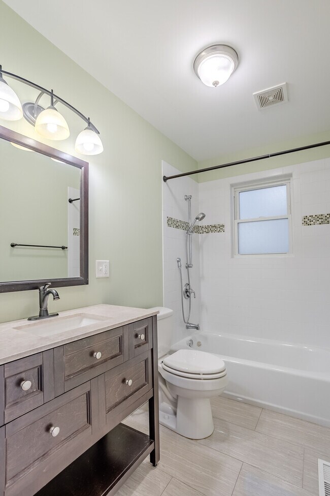 Foto del edificio - 5046 W Carmen Ave