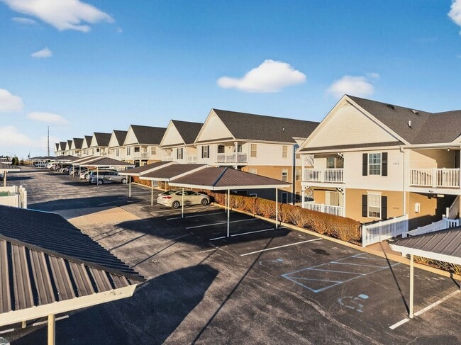 Building Photo - HALF OFF FIRST MONTH RENT!! Beautiful 2-Bedroom, 2-Bath Condo in a Prime Location!