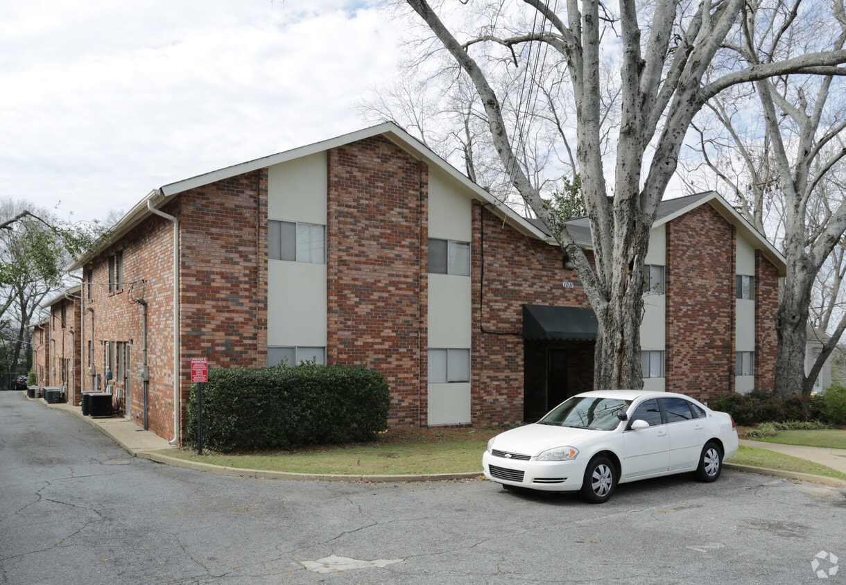 Overlook Garden Apartments in Columbus, GA