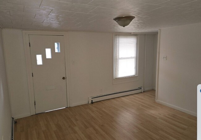 Building Photo - 83 Andrewsville St