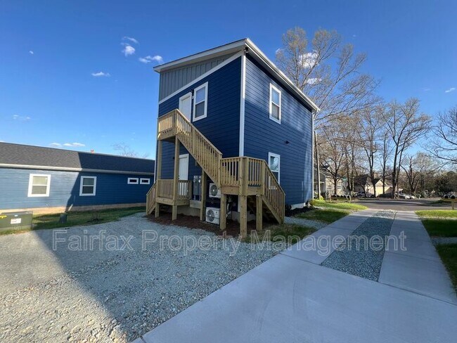 Building Photo - 2313 Owen St