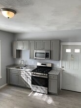 Building Photo - 22 Downer Ave