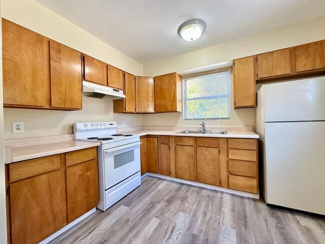 Building Photo - Charming 2-bedroom, 1-bathroom house