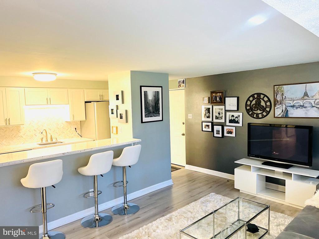 15 Sequoia Ct, Evesham, NJ 08053 Room for Rent in Evesham, NJ