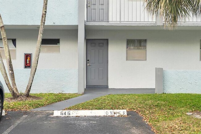 Foto del edificio - 8351 Sands Point Blvd